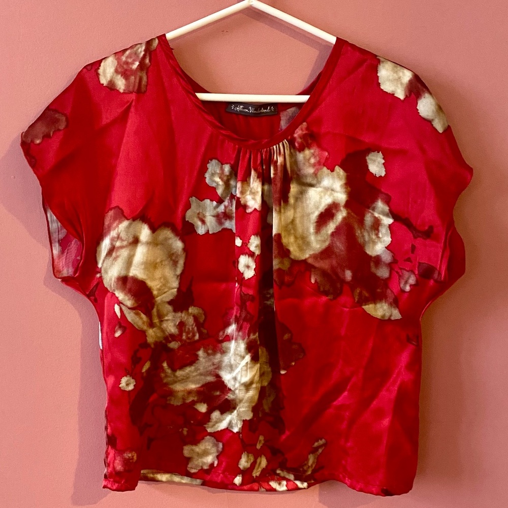 Allison Wonderland Silky Top